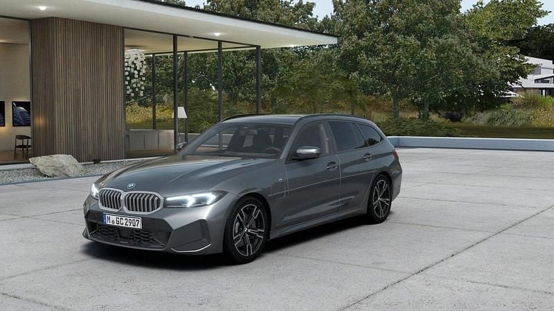 Grå Begagnad 2024 BMW 330e M Sport Kombi | 529 900 kr (Dyr) - Bild 1/4