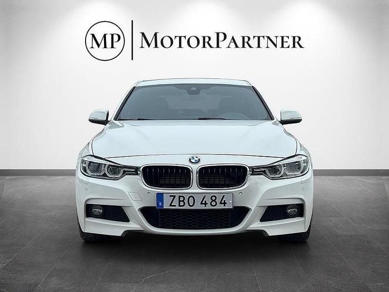 Begagnad BMW 330e M Sport 184 HK (135 kW) 2017 Vit Sedan