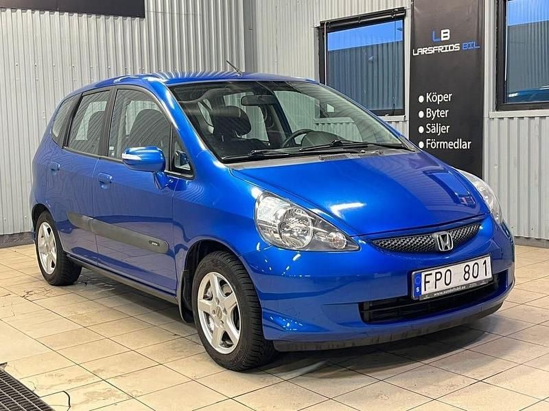 Blå Begagnad 2007 Honda Jazz Halvkombi | 39 900 kr (Lite dyr) - Bild 1/4