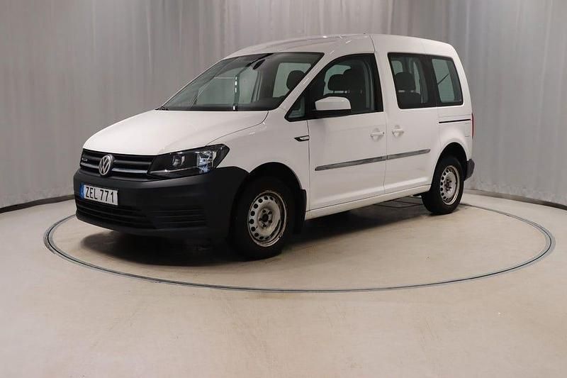 Vit Begagnad 2018 VW Caddy Life Minibuss | 139 900 kr (Dyr) - Bild 1/4