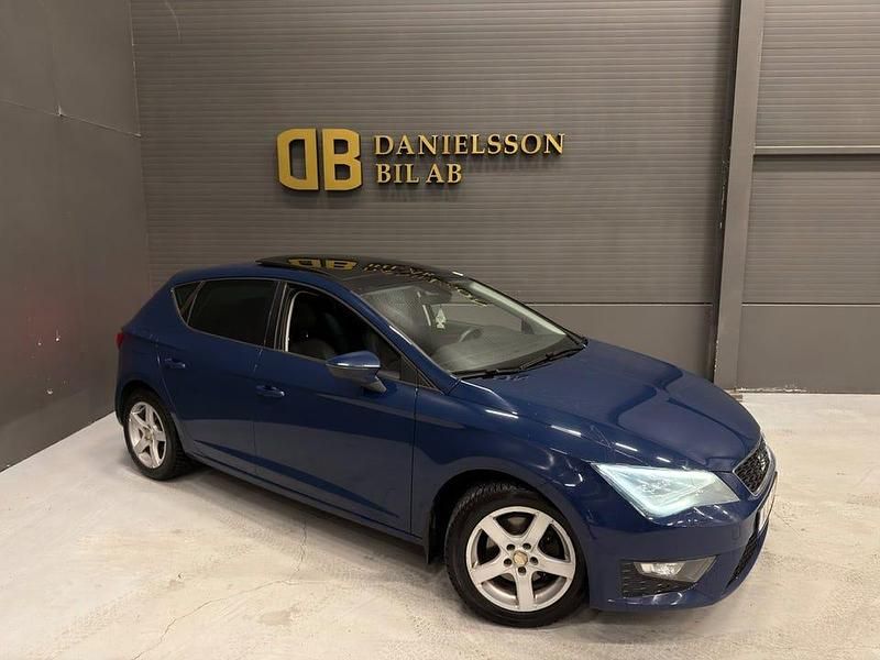 Blå Begagnad 2016 Seat Leon FR Halvkombi | 99 800 kr (Bra pris) - Bild 1/4