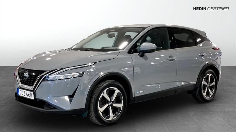 Svart Begagnad 2023 Nissan Qashqai N-Connecta SUV | 309 900 kr (Marknadspris) - Bild 1/4