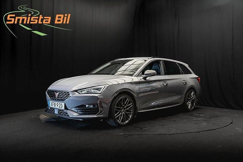 Ljusgrå Begagnad 2022 Cupra Leon Kombi | 289 900 kr (Marknadspris) - Bild 1/3