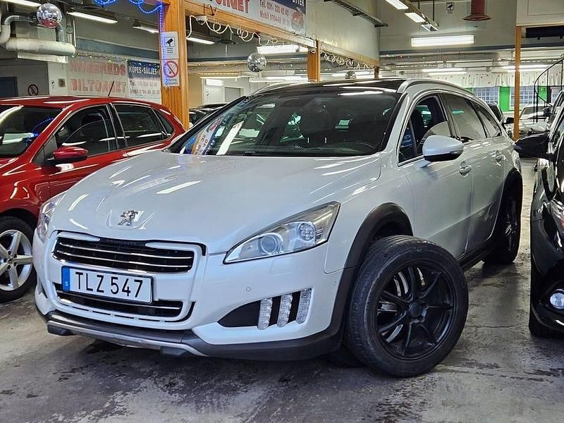 Vit Begagnad 2013 Peugeot 508 RXH Kombi | 89 999 kr (Marknadspris) - Bild 1/4
