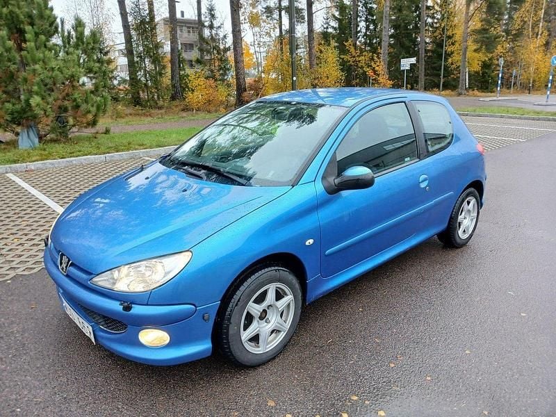 Blå Begagnad 2005 Peugeot 206 Halvkombi | 15 500 kr (Dyr) - Bild 1/4