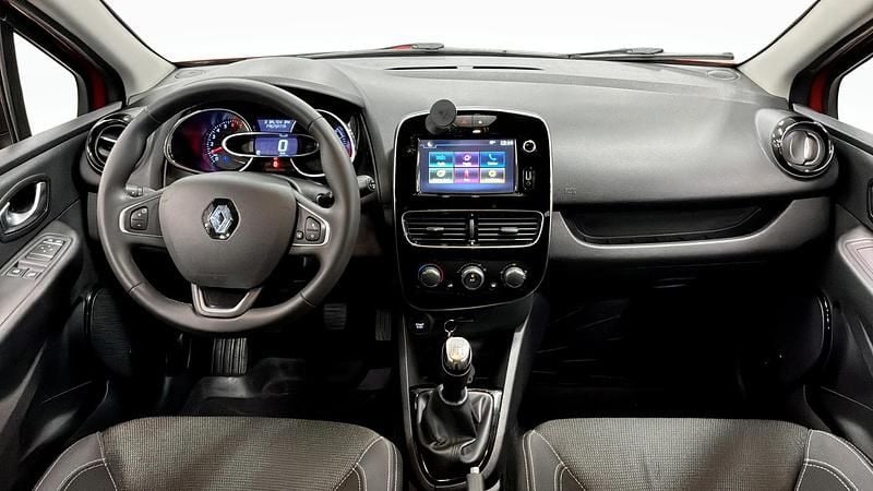 Begagnad Renault Clio IV Zen 90 HK (66 kW) 2019 Röd Halvkombi
