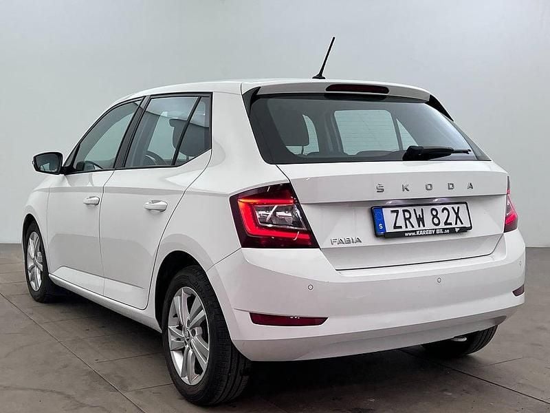 Begagnad Skoda Fabia 95 HK (69 kW) 2021 Vit Halvkombi