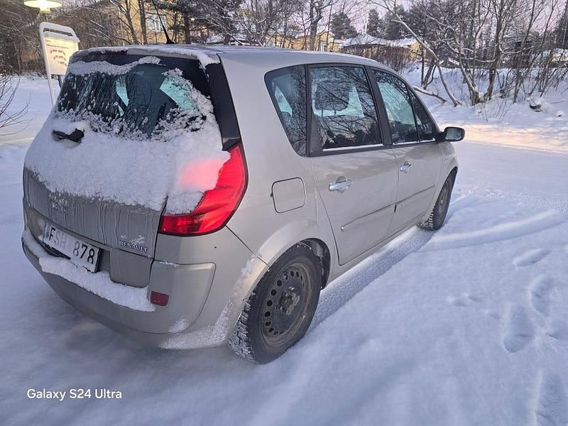 Begagnad Renault Scénic II 112 HK (82 kW) 2007 Minibuss