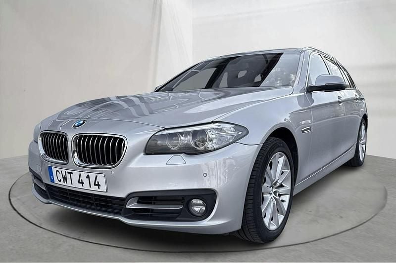 Silver Begagnad 2014 BMW 530 Kombi | 198 000 kr (Dyr) - Bild 1/4