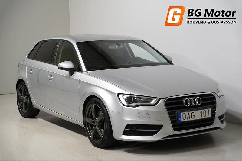 Silver Begagnad 2013 Audi A3 Sportback Attraction Halvkombi | 94 900 kr (Marknadspris) - Bild 1/4