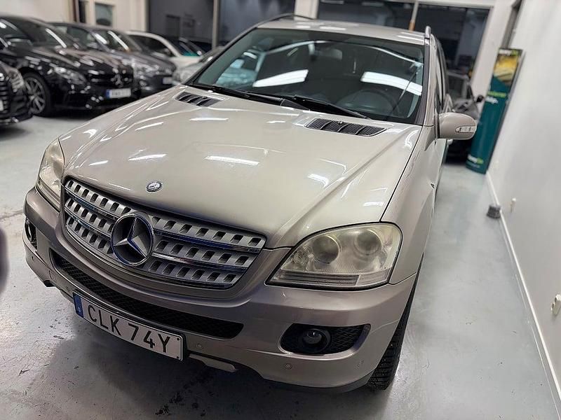 Begagnad Mercedes ML320 224 HK (164 kW) 2009 Grå SUV