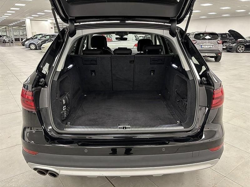Begagnad Audi A4 Allroad Proline 190 HK (139 kW) 2018 Svart metallic Kombi