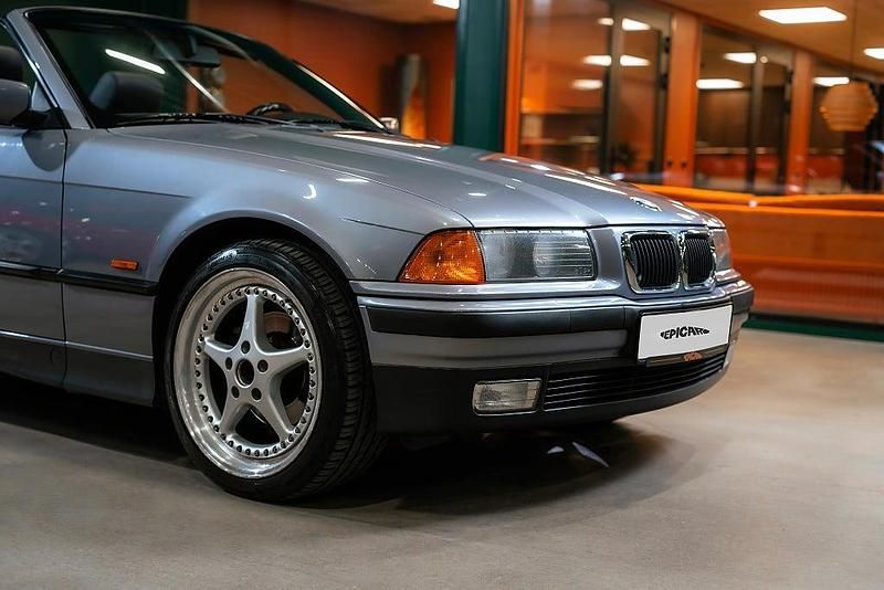 Begagnad BMW 328 Cabriolet 193 HK (141 kW) 1997 Ljusblå Cab