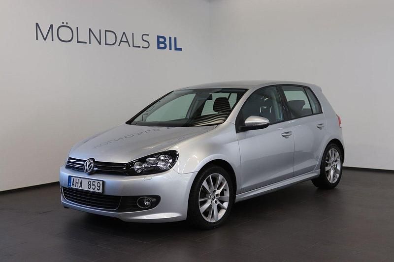Silver Begagnad 2012 VW Golf VII Halvkombi | 69 900 kr (Marknadspris) - Bild 1/4