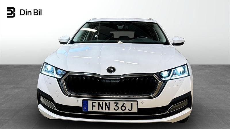 Begagnad Skoda Octavia Style 150 HK (110 kW) 2024 Vit Kombi