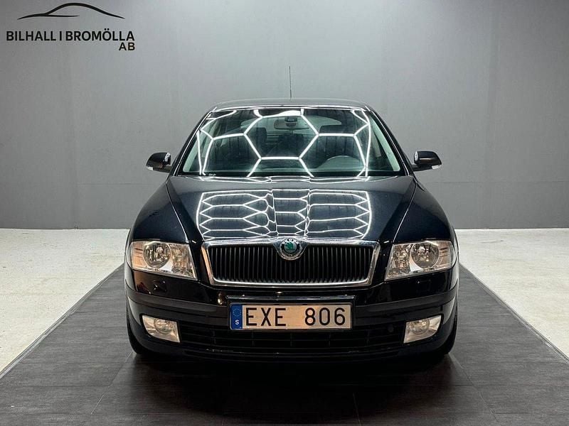 Svart Begagnad 2008 Skoda Octavia Sport Halvkombi | 49 900 kr - Bild 1/4