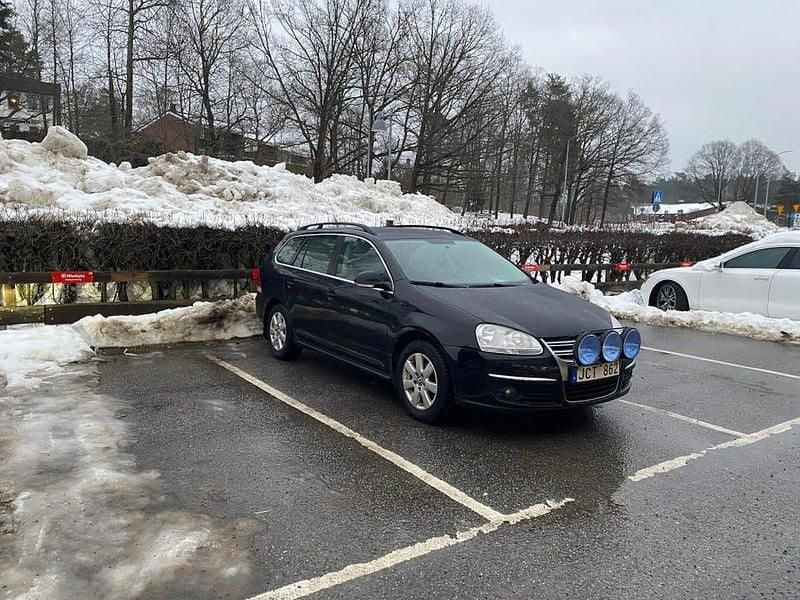 Begagnad 2009 VW Golf VI Halvkombi | 29 000 kr (Superpris) - Bild 1/4