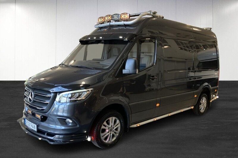 Mörkgrå (white) Begagnad 2022 Mercedes Sprinter Van | 399 875 kr - Bild 1/4