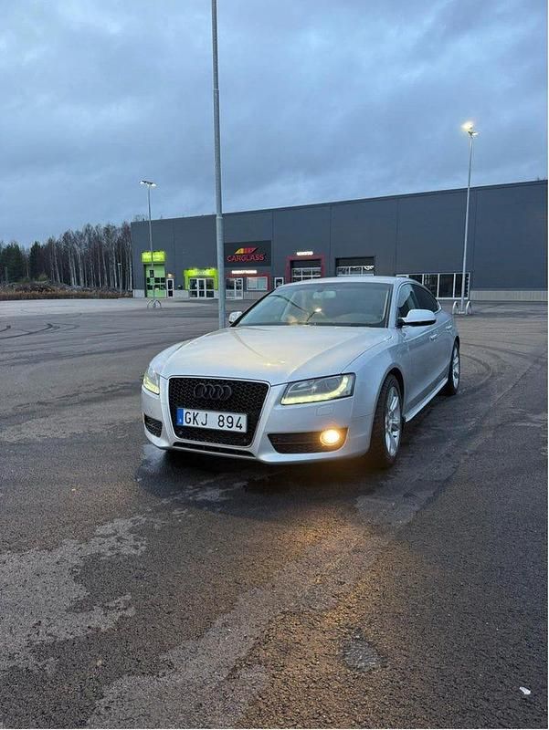 Begagnad 2011 Audi A5 Sportback Comfort Halvkombi | 115 000 kr (Marknadspris) - Bild 1/4