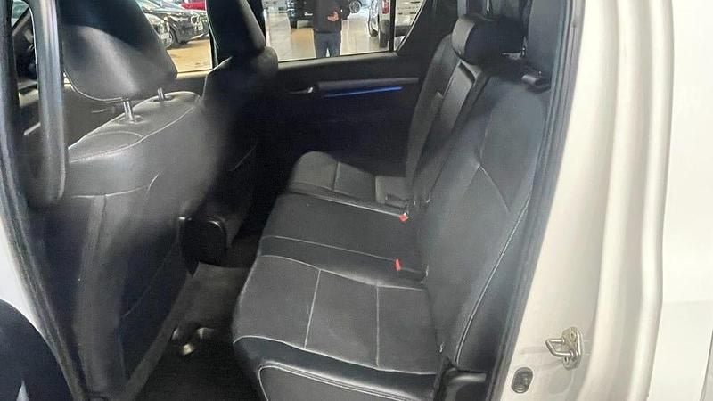 Begagnad Toyota HiLux 204 HK (150 kW) 2021 Vit Pickup