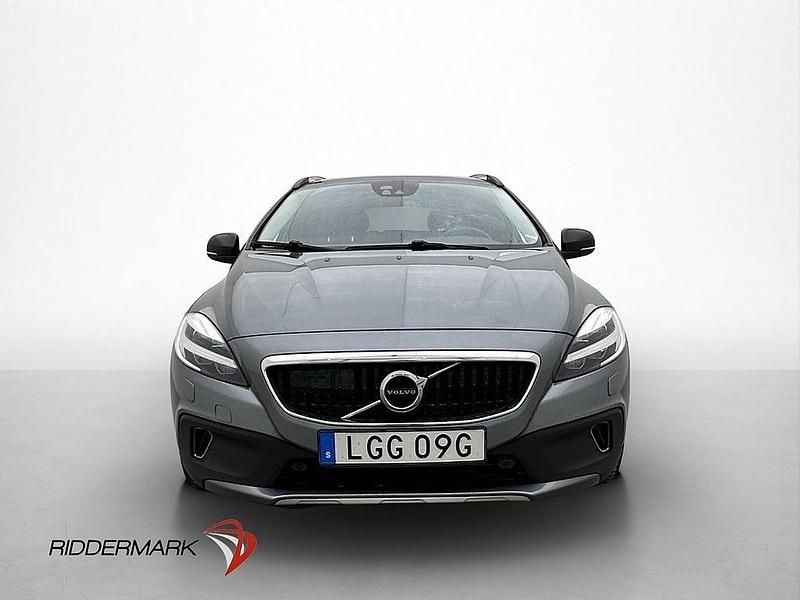 Begagnad Volvo V40 Momentum 150 HK (110 kW) 2019 Grå Halvkombi