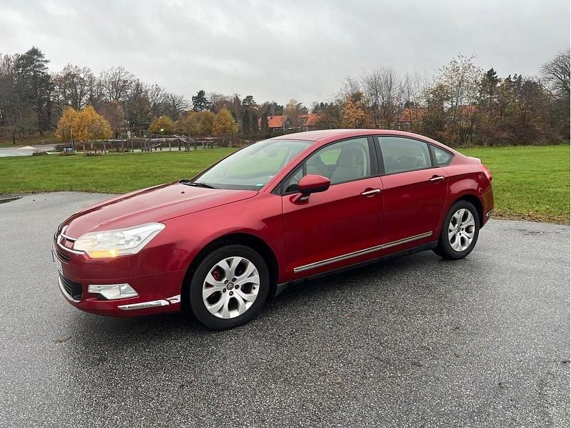 Röd Begagnad 2009 Citroën C5 Sedan | 49 900 kr (Marknadspris) - Bild 1/4