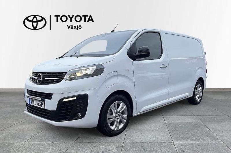 Begagnad Opel Vivaro-e Combi 100 kW (137 HK) 2023 Vit Van