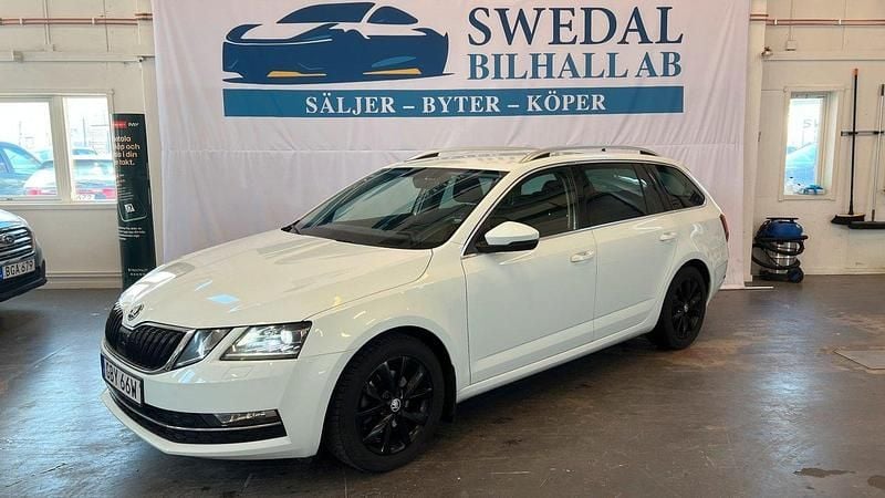 Vit Begagnad 2019 Skoda Octavia Style Kombi | 99 800 kr (Bra pris) - Bild 1/4