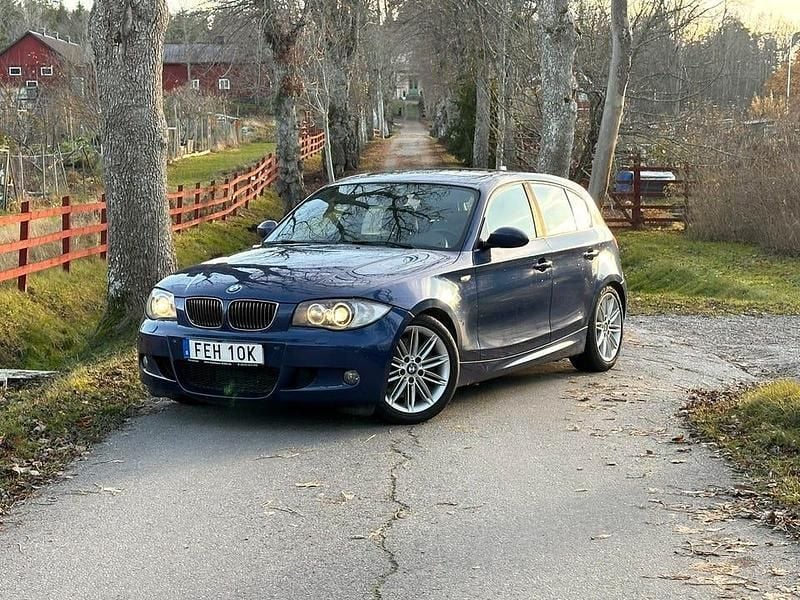Le mans blue Begagnad 2006 BMW 130 Halvkombi | 104 900 kr - Bild 1/4