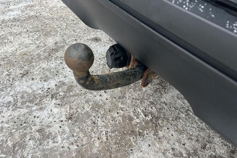 Brunmetallic Begagnad 2015 Renault Kadjar LIMITED SUV | 99 900 kr (Marknadspris) - Bild 1/4