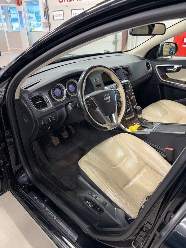 Begagnad Volvo S60 Summum 116 HK (85 kW) 2012 Svart Sedan