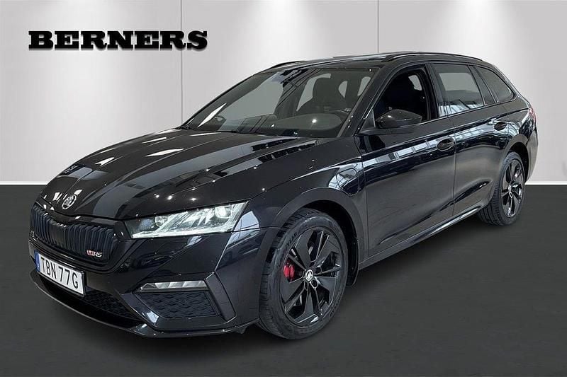 Svart Begagnad 2022 Skoda Octavia RS Kombi | 288 900 kr - Bild 1/4