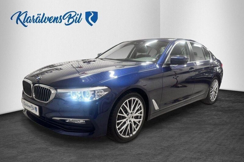 Blå Begagnad 2017 BMW 540 Sedan | 399 900 kr (Superpris) - Bild 1/4