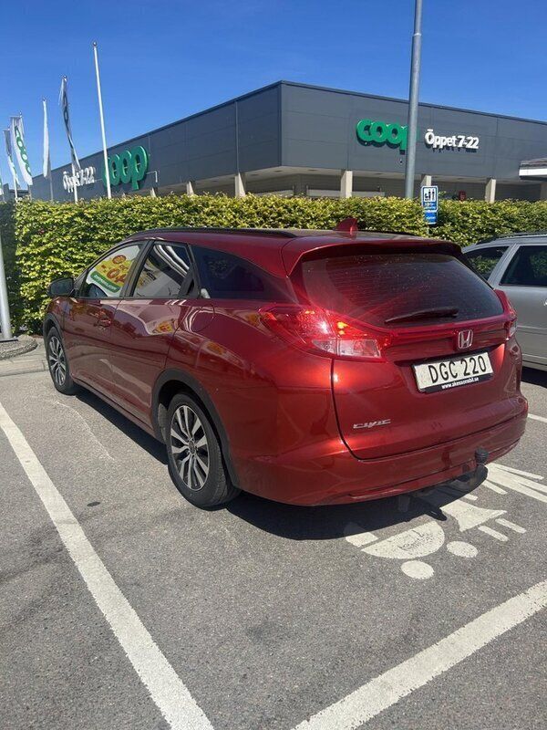 Röd Begagnad 2014 Honda Civic Sport Kombi | 90 000 kr (Marknadspris) - Bild 1/3