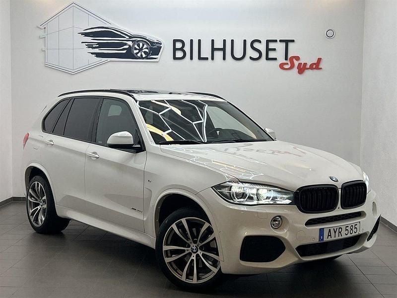 Vit Begagnad 2016 BMW X5 M Sport SUV | 358 500 kr (Marknadspris) - Bild 1/4