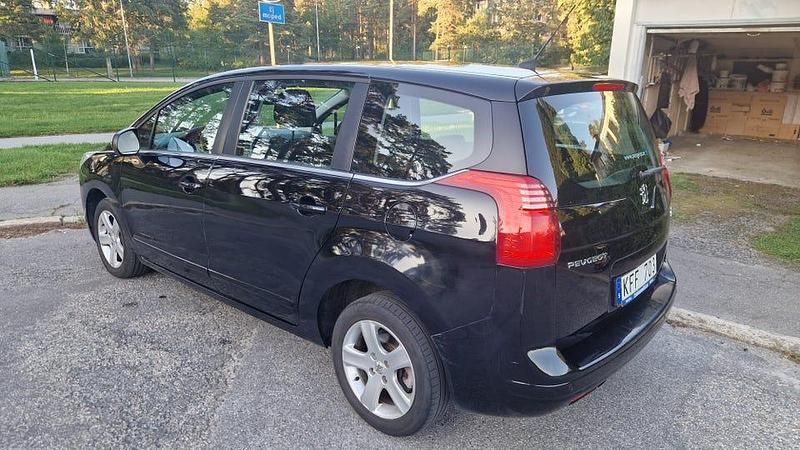 Begagnad Peugeot 5008 156 HK (114 kW) 2009 Minibuss