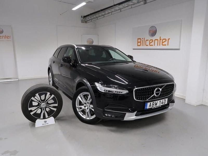 Svart Begagnad 2020 Volvo V90 CC Kombi | 314 900 kr (Marknadspris) - Bild 1/3