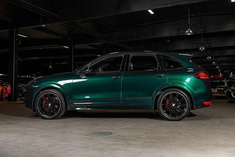 Begagnad Porsche Cayenne GTS 420 HK (308 kW) 2013 Grön SUV