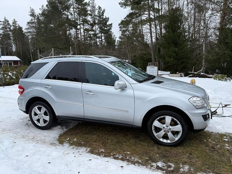 Begagnad Mercedes ML320 224 HK (164 kW) 2009 SUV