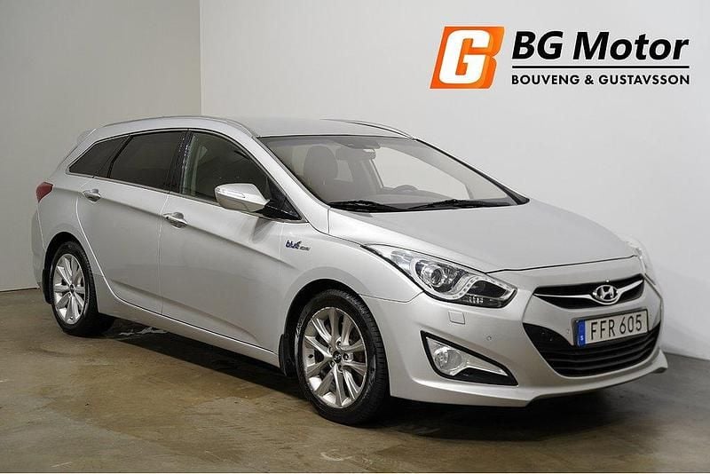 Silver Begagnad 2013 Hyundai i40 Kombi | 84 800 kr (Marknadspris) - Bild 1/4