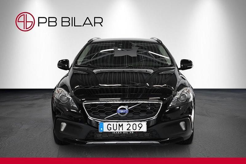 Begagnad Volvo V40 CC Momentum 191 HK (140 kW) 2015 Svart Kombi