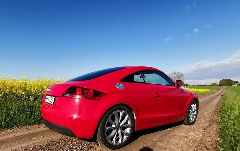 Röd Begagnad 2007 Audi TT Comfort Sportkupé | 89 000 kr (Bra pris) - Bild 1/4