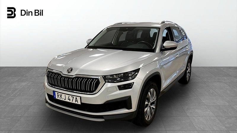 Silver (brilliant silver metallic) Begagnad 2022 Skoda Kodiaq Style SUV | 349 900 kr (Marknadspris) - Bild 1/4