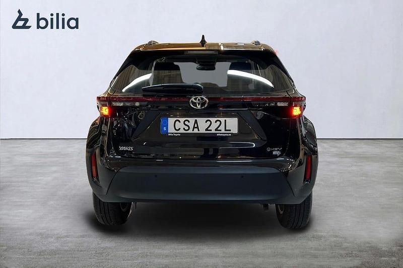 Begagnad Toyota Yaris Hybrid Active 117 HK (86 kW) 2025 Svart