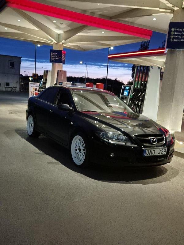 Svart Begagnad 2006 Mazda 6 Sedan | 65 000 kr (Dyr) - Bild 1/4