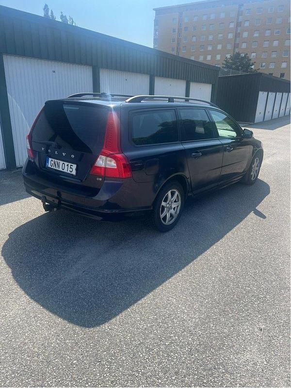 Blå Begagnad 2008 Volvo V70 Momentum Kombi | 44 900 kr (Bra pris) - Bild 1/3