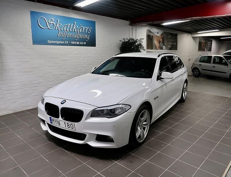 Vit Begagnad 2012 BMW 535 M Sport Kombi | 174 000 kr (Bra pris) - Bild 1/4