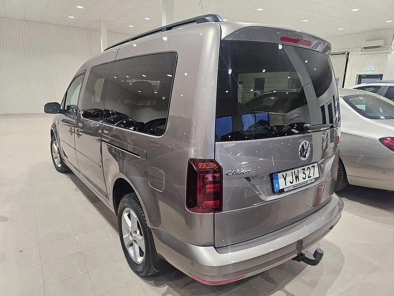 Begagnad VW Caddy Maxi Life Life 150 HK (110 kW) 2017 Ljusgrå Minibuss