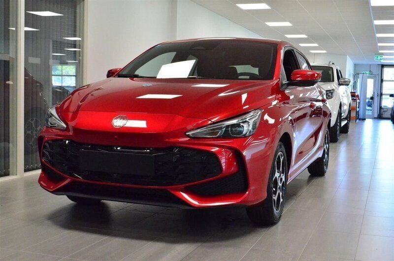 Begagnad MG MG3 102 HK (75 kW) 2024 Röd/orange Halvkombi