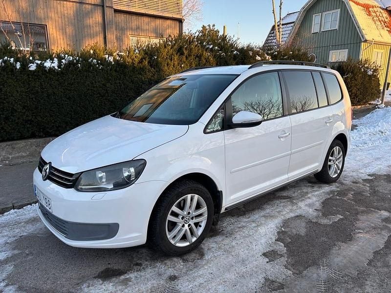 Begagnad VW Touran 150 HK (110 kW) 2010 Minibuss